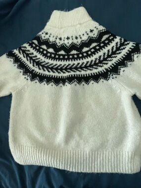 Abercrombie & Fitch White Turtleneck Sweater with Black Fair Isle Yoke